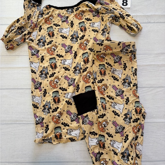 Little Snuggles Halloween Bluey Pajama Set size 8 - Picture 4 of 4